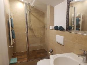 Koupelna v ubytování Zum Schweizerbartl + 22 fotografií