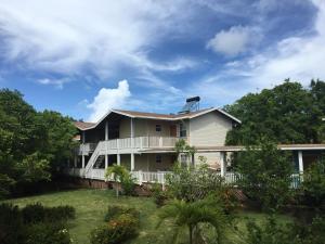 Aed väljaspool majutusasutust Hotel Henry Morgan All Inclusive