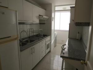 Η κουζίνα ή μικρή κουζίνα στο Excellent Large Apartment with Sea View