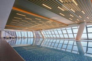 a view of the upper deck of a cruise ship at Huzhou Marriott Hotel Nanxun in Huzhou