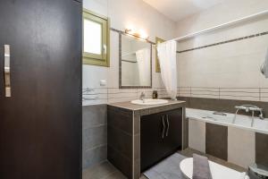 Sunrise Kastro tesisinde bir banyo +16 fotoğraf