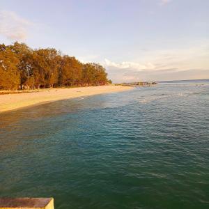 Hotel location and nearby attractions at AMIGOS BUNGALOWS GILI MENO, Amigos Bungalows