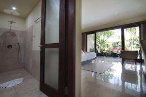 Koupelna v ubytování Byasa Ubud