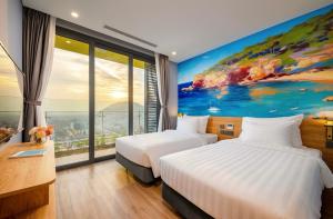 Hồ bơi sky-pool condotel Flamingo Ibiza Hải Tiến view toàn biển