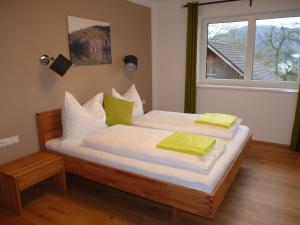 A bed or beds in a room at Landgut Wagnerfeld