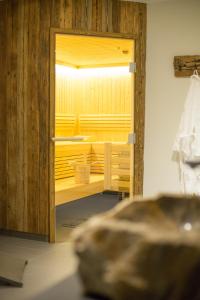 TWO TIMEZ - Boutique Hotel - with AC客房内的一张或多张床位
