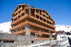 Chalets Montana Airelles during the winter