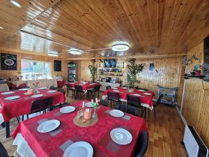 ห้องอาหารหรือที่รับประทานอาหารของ Delger Resort