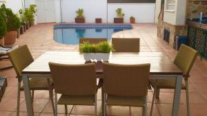 Basen w obiekcie Luxury Sunny Villa lub w pobliżu