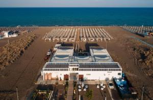 an aerial view of a building on the beach at Casa Collina - Grottino in Pisticci