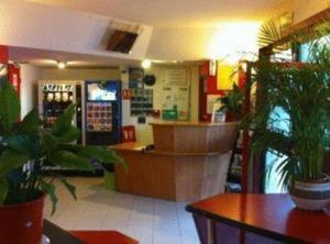 Vstupní hala nebo recepce v ubytování Lemon Hôtel Avignon Rochefort
