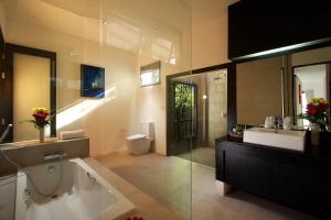 A bathroom at Seastone Private Pool Villas