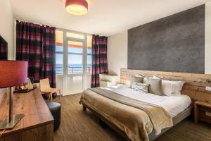 Postel nebo postele na pokoji v ubytování Baya Hotel + 37 fotografií