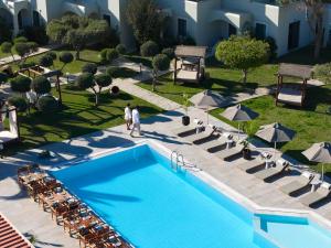 Majoituspaikassa Malena Hotel & Suites - Adults Only by Omilos Hotels tai sen lähellä sijaitseva uima-allas
