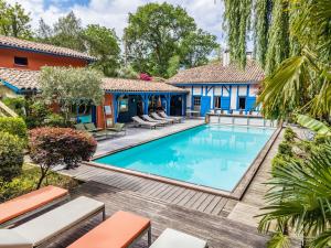 an image of a swimming pool at a house at Moulin de Lassalle in Linxe
