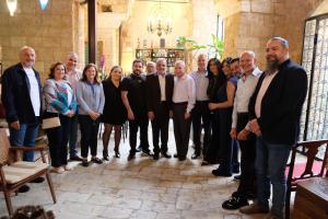 a group of people posing for a picture in a room at Boutique Hotel Beit el Nessim in El Mîna