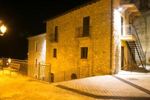 The building in which a hosteleket is located