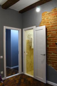 Ένα μπάνιο στο Lviv Loft Apartments +35 φωτογραφίες