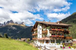 Fotografie z fotogalerie ubytování Hotel Sassleng v destinaci Canazei
