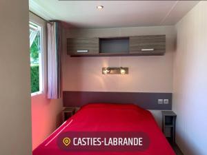 Gallery image of Camping 3 étoiles - Piscine - eehgef in Casties-Labrande