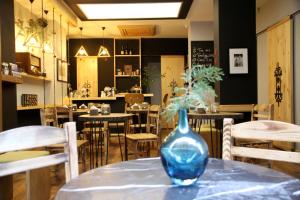 Um restaurante ou outro lugar para comer em Stay Inn Taksim Hostel
