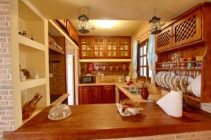 A kitchen or kitchenette at Casita Joli