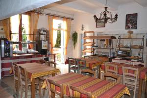 Restaurace v ubytování Mas De Sylvereal