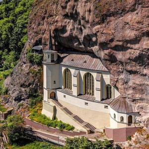 a church on the side of a mountain at Ferienhaus an der Felsenkirche in Idar-Oberstein