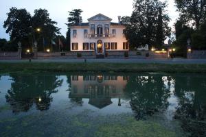 The building in which a szállodákat is located