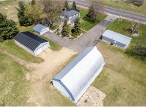 Gallery image of Abbey's Century Old Farmhouse in Baraboo +9 photos