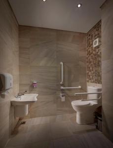 A bathroom at Mazar Resort & Spa By Kemet