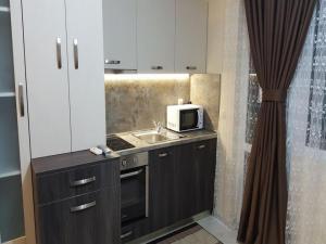 A kitchen or kitchenette at Ayberk Apart Sandanski