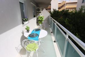 Balkón alebo terasa v ubytovaní Cabo Roig La Rotonda, Pool, Beach & Comfort