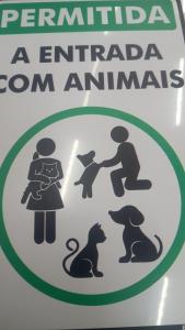 a sign that reads petunia a emirada cm animals at Chacara desejo do coração dois in Juquitiba