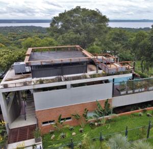 an aerial view of a house with a roof at Paraíso del Anfiteatro in San Bernardino