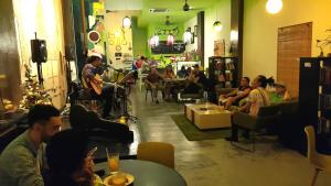 Foto da galeria de PODs The Backpackers Home & Cafe, Kuala Lumpur em Kuala Lumpur