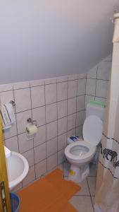 Ένα μπάνιο στο Apartments Herc +14 φωτογραφίες