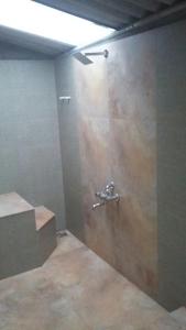 Koupelna v ubytování Raj Estate Stay