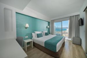 Llit o llits en una habitació de BQ Apolo Hotel 66 fotos més