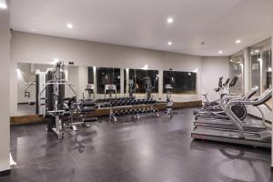 Fitness centrum a/nebo fitness zařízení v ubytování Jetwing Lake