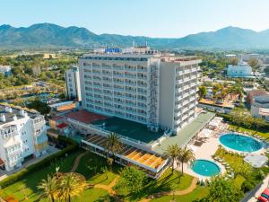 an aerial view of a hotel and a resort at Prestige Goya Park in Roses