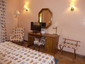TV a/nebo společenská místnost v ubytování Hotel Torremilanos