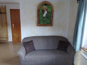 Ein Sitzbereich in der Unterkunft Haus Mitterstang