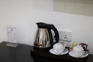 Utensilios para hacer té y café en Royal Kandyan Hotel