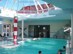 Bazén v ubytování Treibgut & Surf nebo v jeho okolí