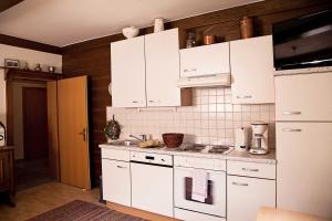 Kuchnia lub aneks kuchenny w obiekcie Ferienhaus Nationalpark