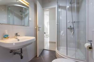 Koupelna v ubytování Apartments Kutlic + 19 fotografií