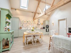 Gallery image of The Woodshed in Lower Boddington