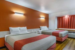 Postel nebo postele na pokoji v ubytování Motel 6-Mcalester, OK