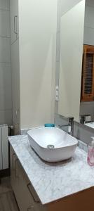 Vía Láctea tesisinde bir banyo